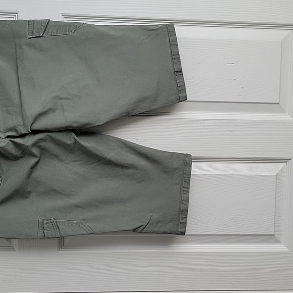 Gloria Vanderbilt All Around Slimmering Effect Skimmer Shorts - Picture 6 of 12